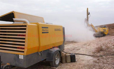 Βράχου τρυπώντας με τρυπάνι ατλάντων μηχανή diesel αεροσυμπιεστών βιδών Copco που τροφοδοτείται φορητή